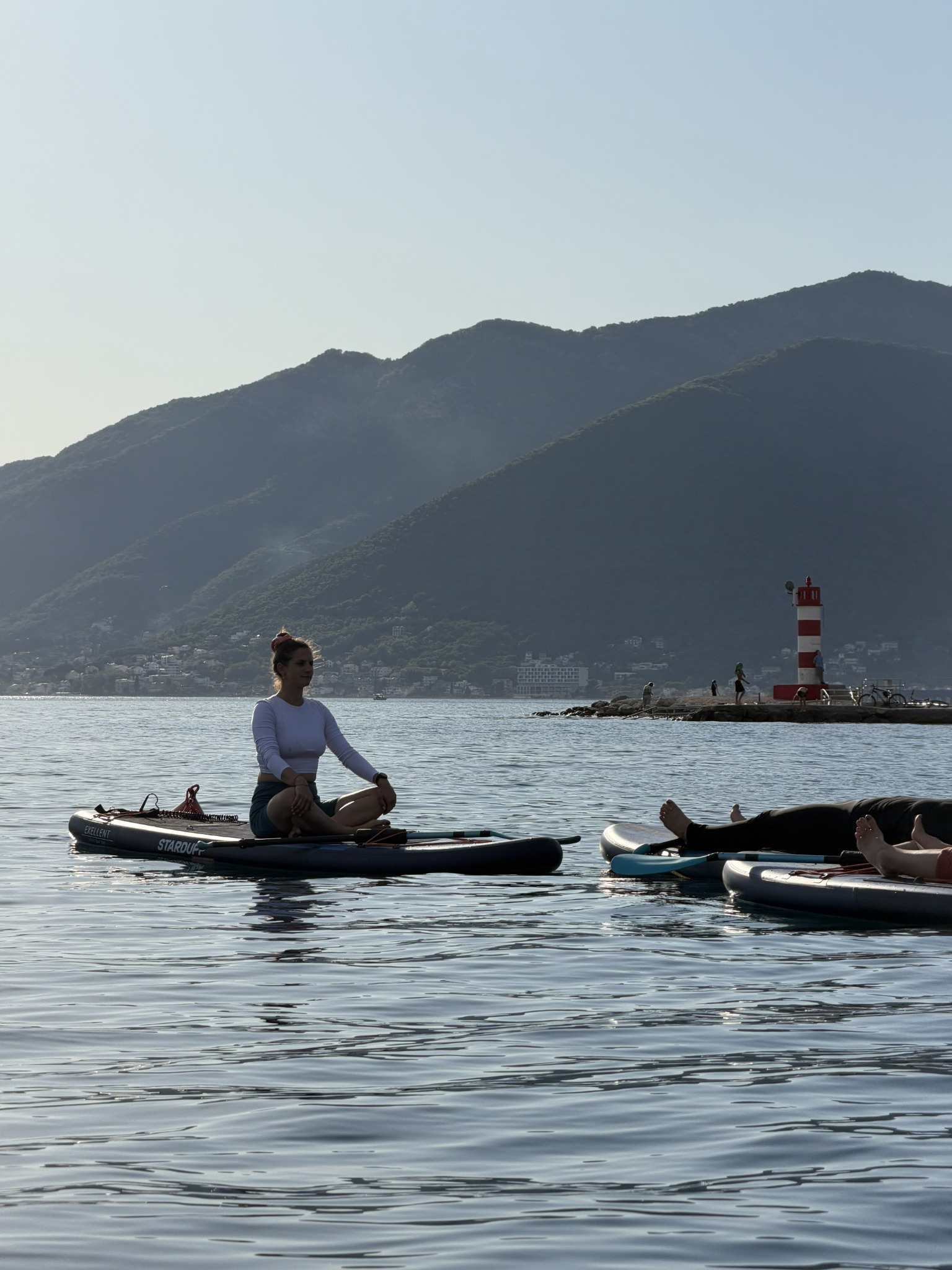 Odmor i disanje na SUP Yoga času